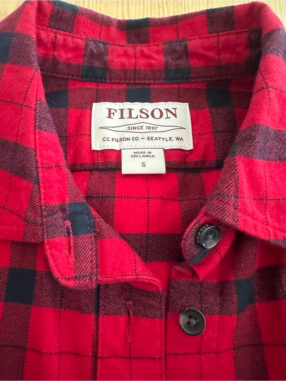 Filson Red & Black Alaskan Guide Shirt Plaid Flannel. Women Small